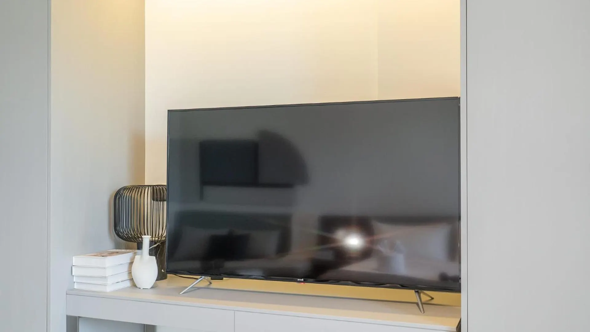 아파트 Modern And Stunning Studio In Mag 910 Mbr City 두바이 아랍에미리트