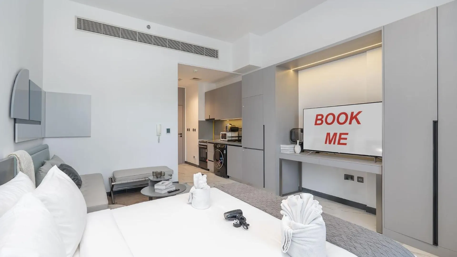 Modern And Stunning Studio In Mag 910 Mbr City 두바이